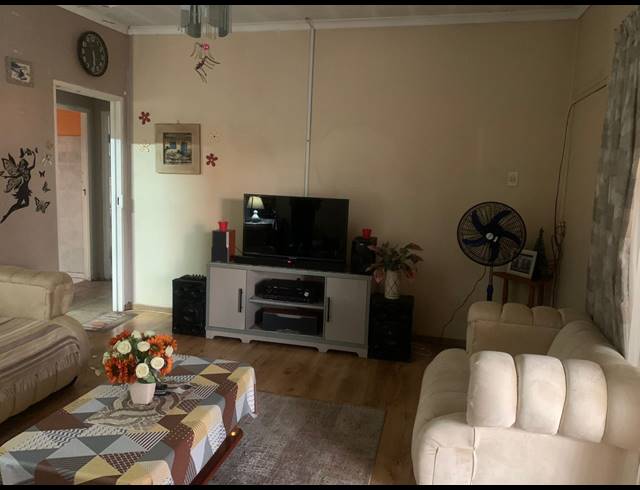 2 BEDROOM HOUSE FOR SALE IN VANDERBIJLPARK CW 2
